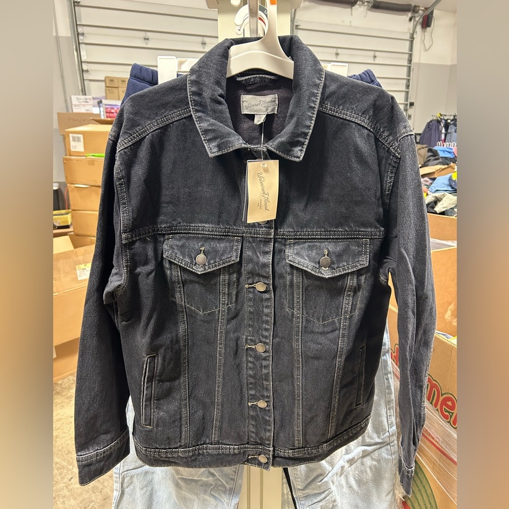 New Universal Thread Women's Washed Black Denim Jacket Size Small NWT - Picture 2 of 4